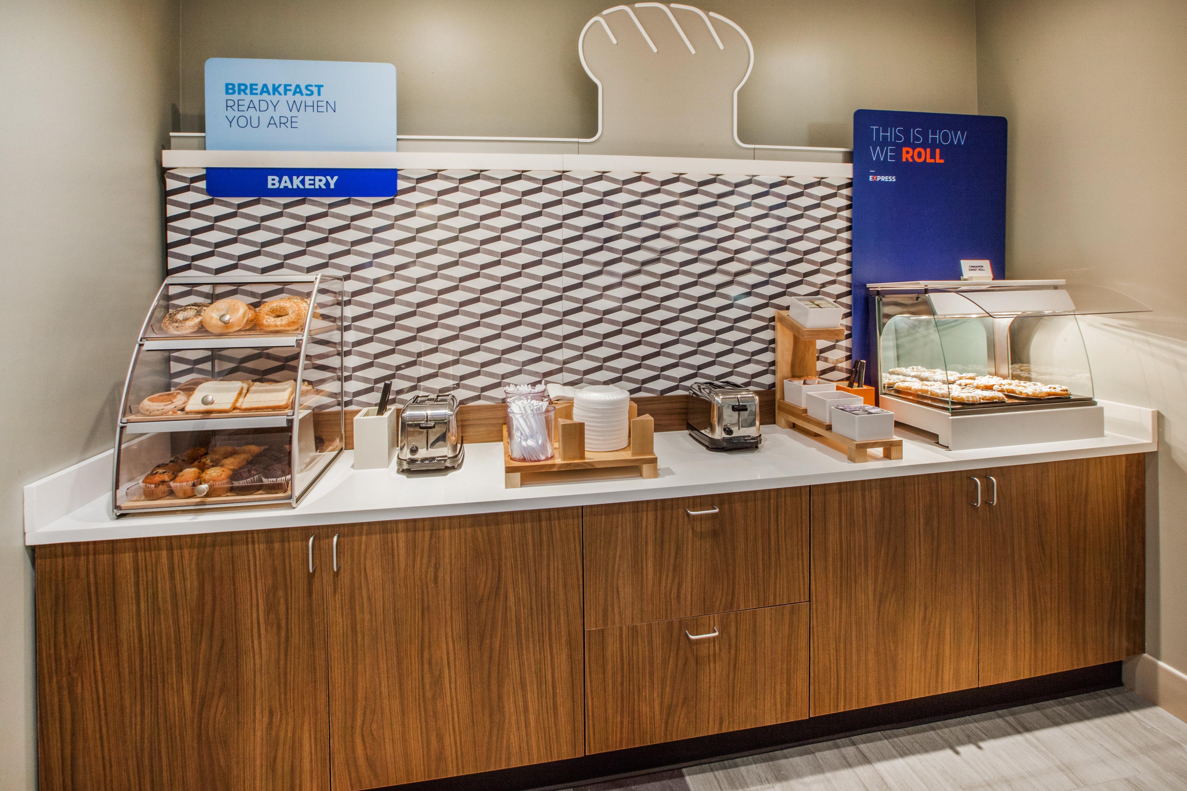 Holiday Inn Express Hotel & Suites Canton By Ihg Εξωτερικό φωτογραφία