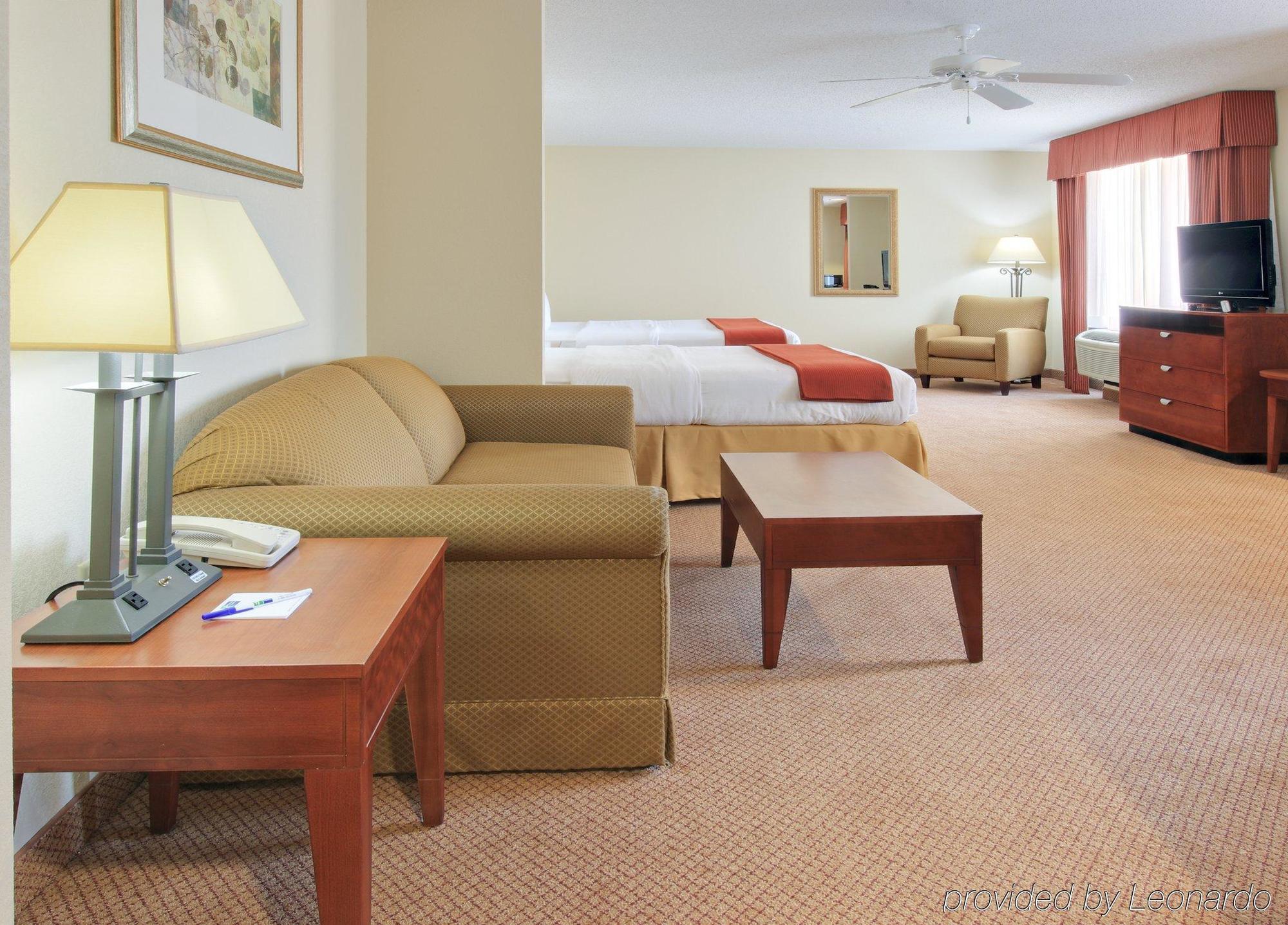 Holiday Inn Express Hotel & Suites Canton By Ihg Εξωτερικό φωτογραφία