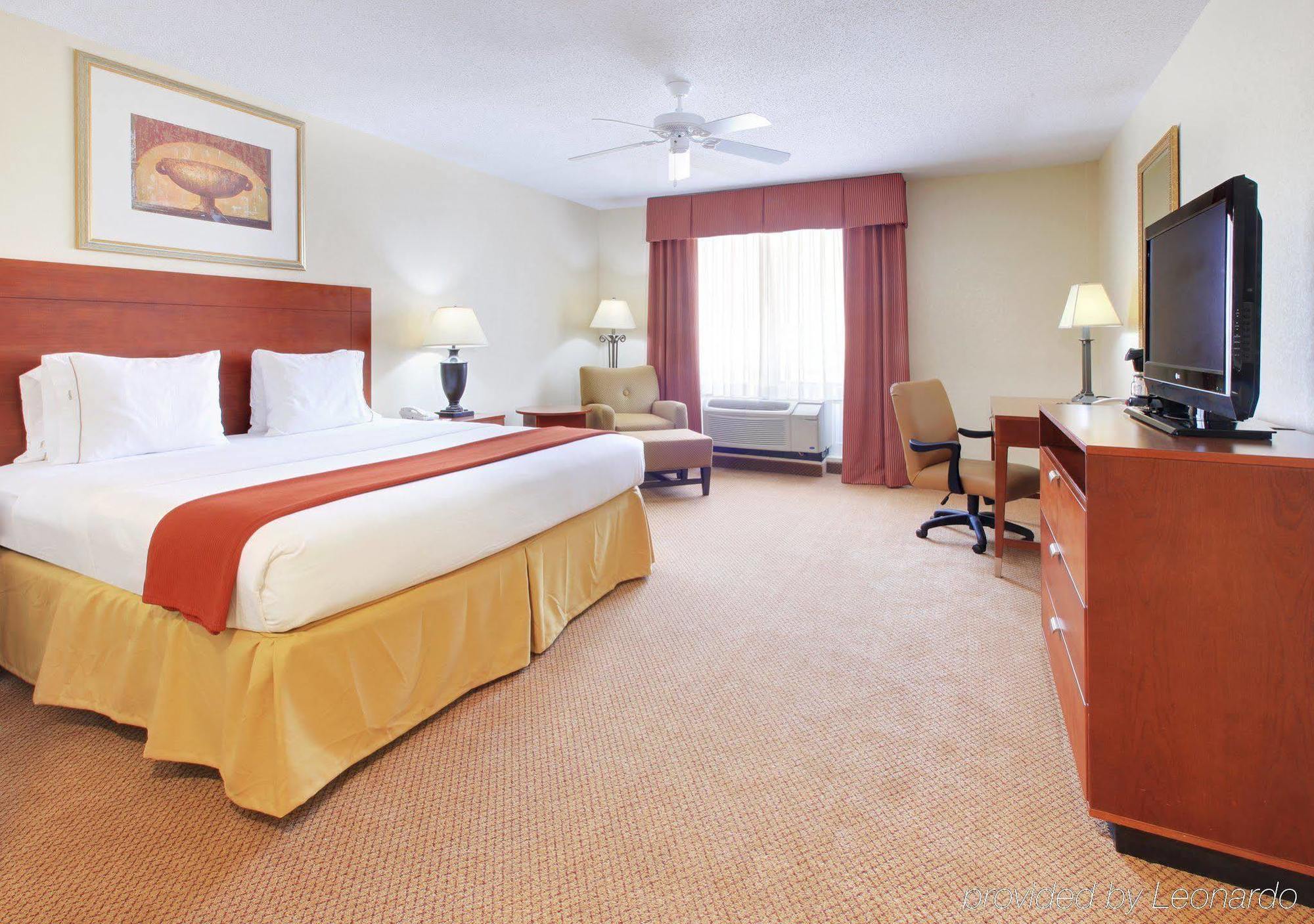 Holiday Inn Express Hotel & Suites Canton By Ihg Δωμάτιο φωτογραφία