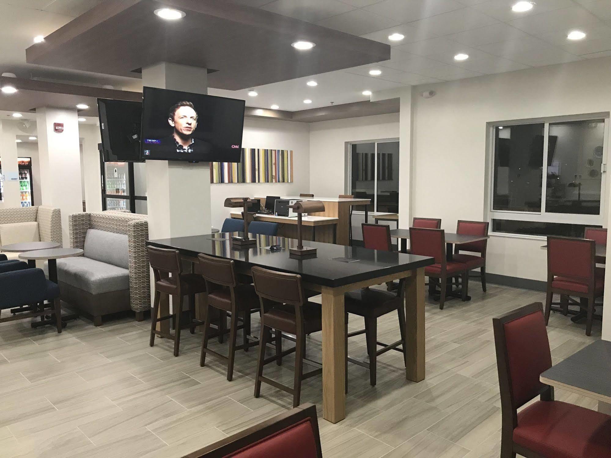 Holiday Inn Express Hotel & Suites Canton By Ihg Εξωτερικό φωτογραφία
